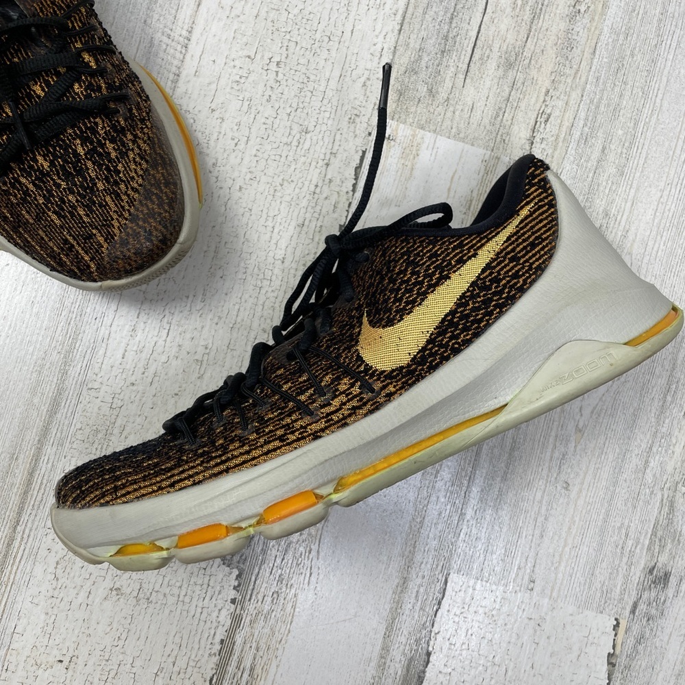 Nike Men’s KD 8 sabertooth vivid orange sneakers - 9.5